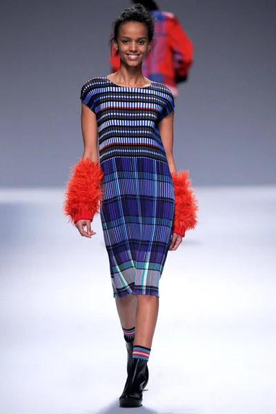 Look 27